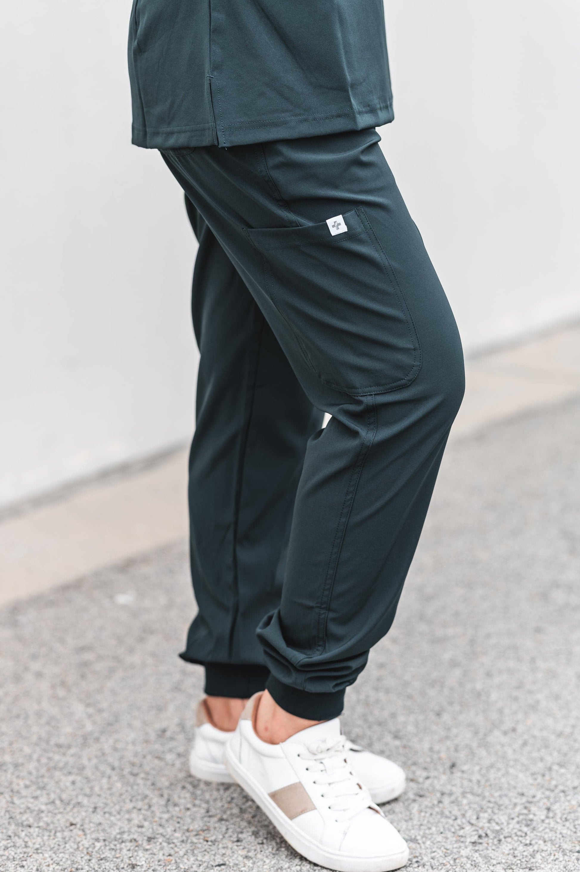 Softies London Unisex Premium Scrub Jogger Cargo Pants LP01 Metro Workwear.