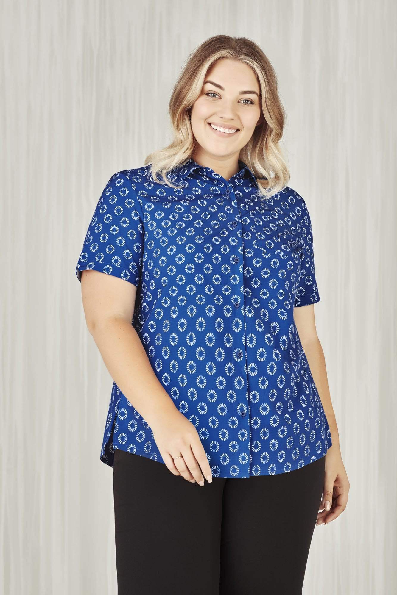 Biz Care Womens Easy Stretch Daisy Print Short Sleeve Shirt CS948LS Metro Workwear.